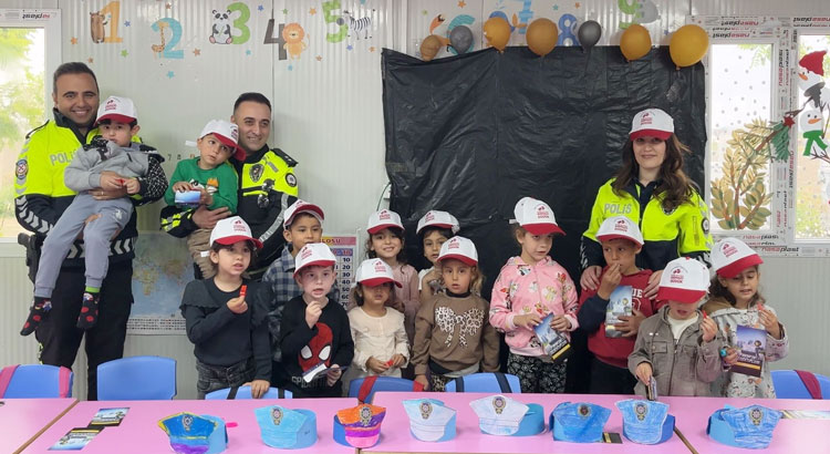 Minik trafik dedektifleri işbaşında!